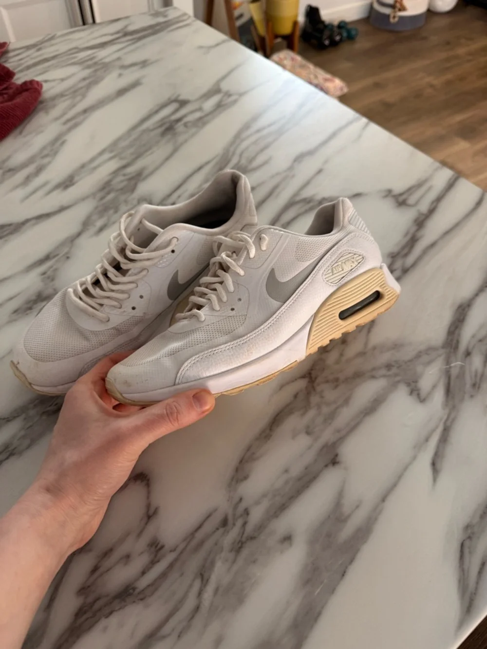 White Nike Air Max - Picture 4 of 6